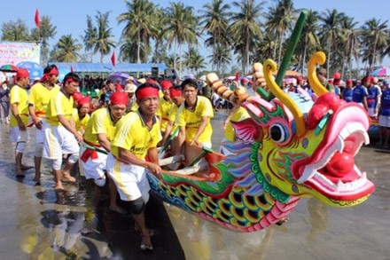 Diverses activités culturelles et festives en l’honneur du printemps 2016 - ảnh 1